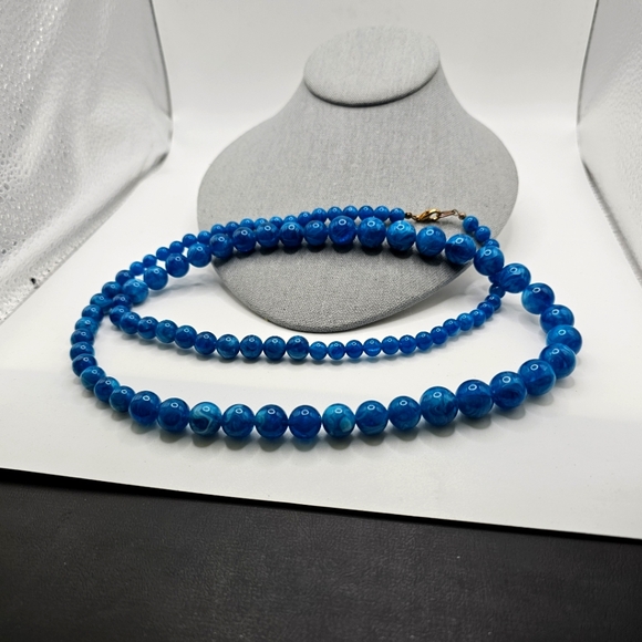 The Unbranded Brand Jewelry - Elegant Variegated Turquoise Acrylic Beaded Necklace 36"